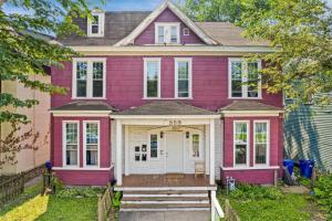 Mutic-family home for sale